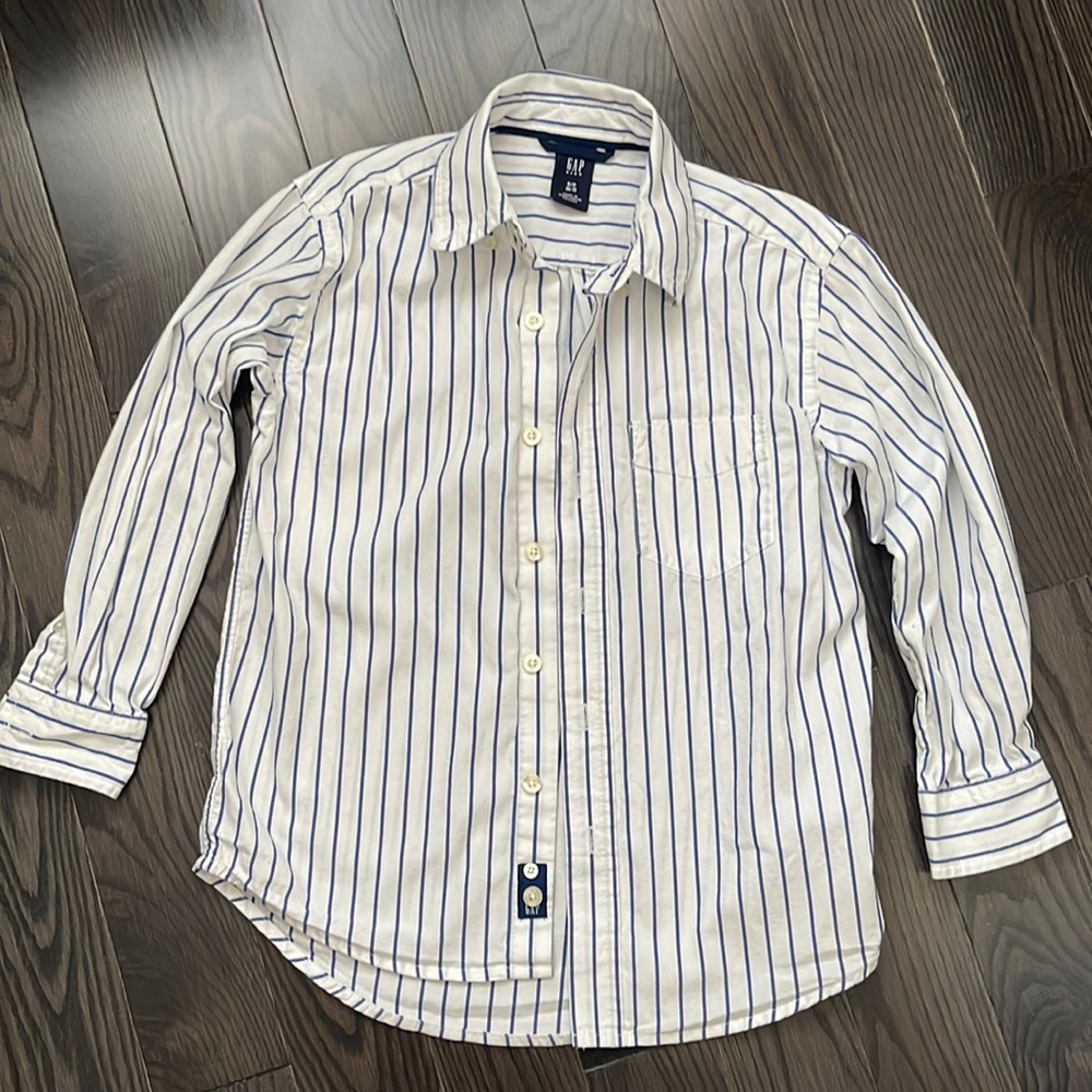 Gap shirt